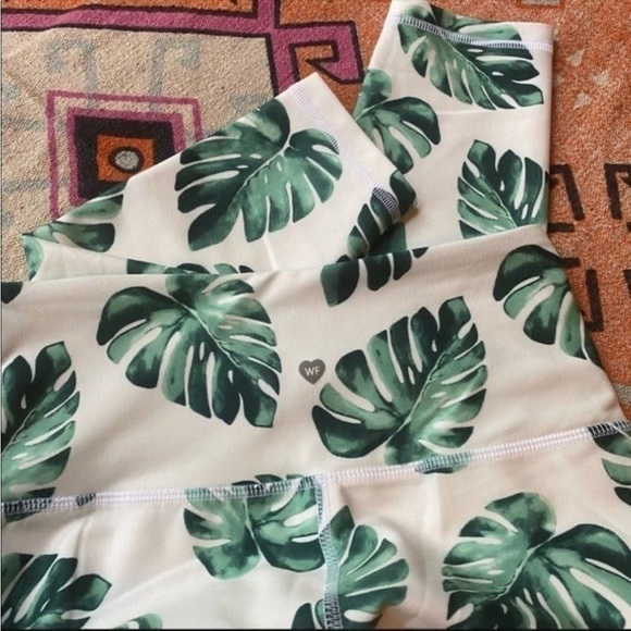 NWT Wildfox Luxe Legging Tropical Banana Leaves White and Green S & M - Picture 8 of 8